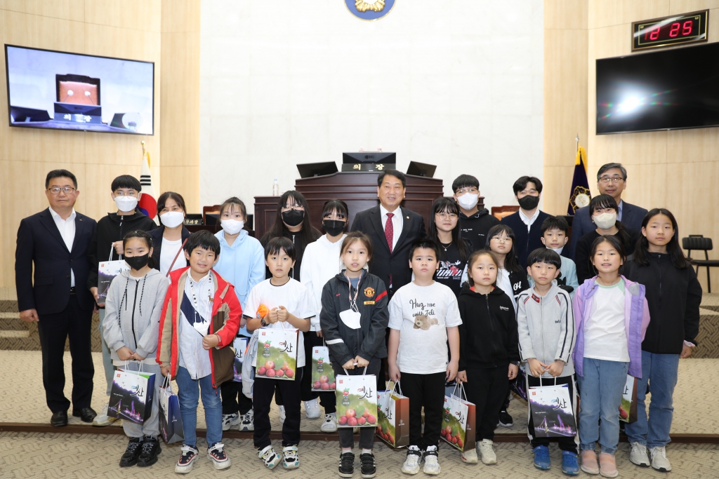봉산초등학교 의회 견학 이미지(3)