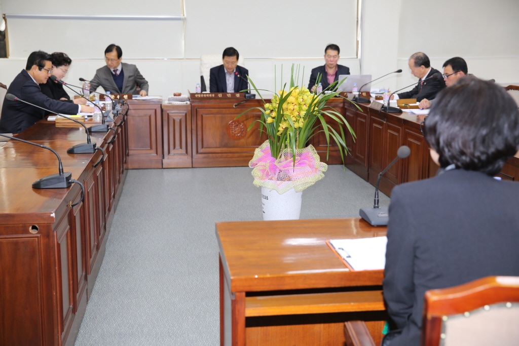산업건설위원회 회의 모습