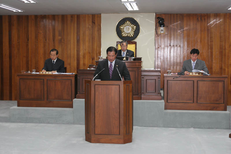 군수및관계공무원출석요구의건