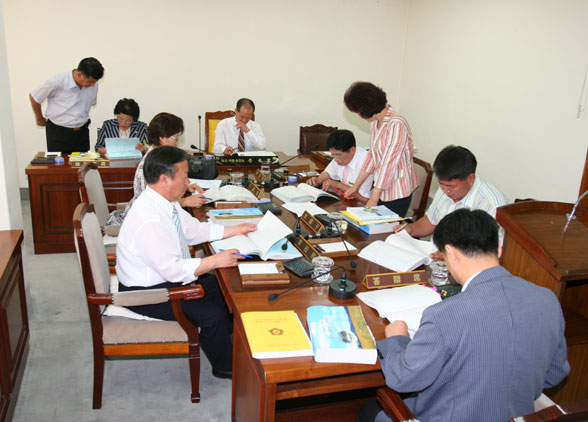 의회에서는 어떤일이?