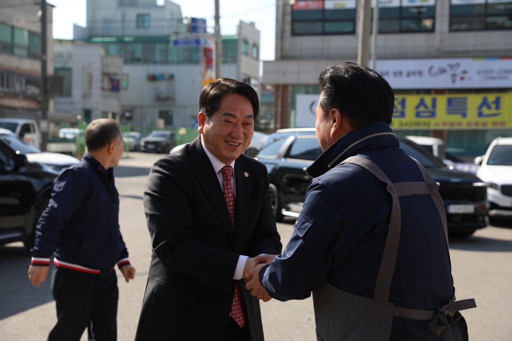 예산군자원봉사센터 사랑의 밥차 무료급식 행사 참석