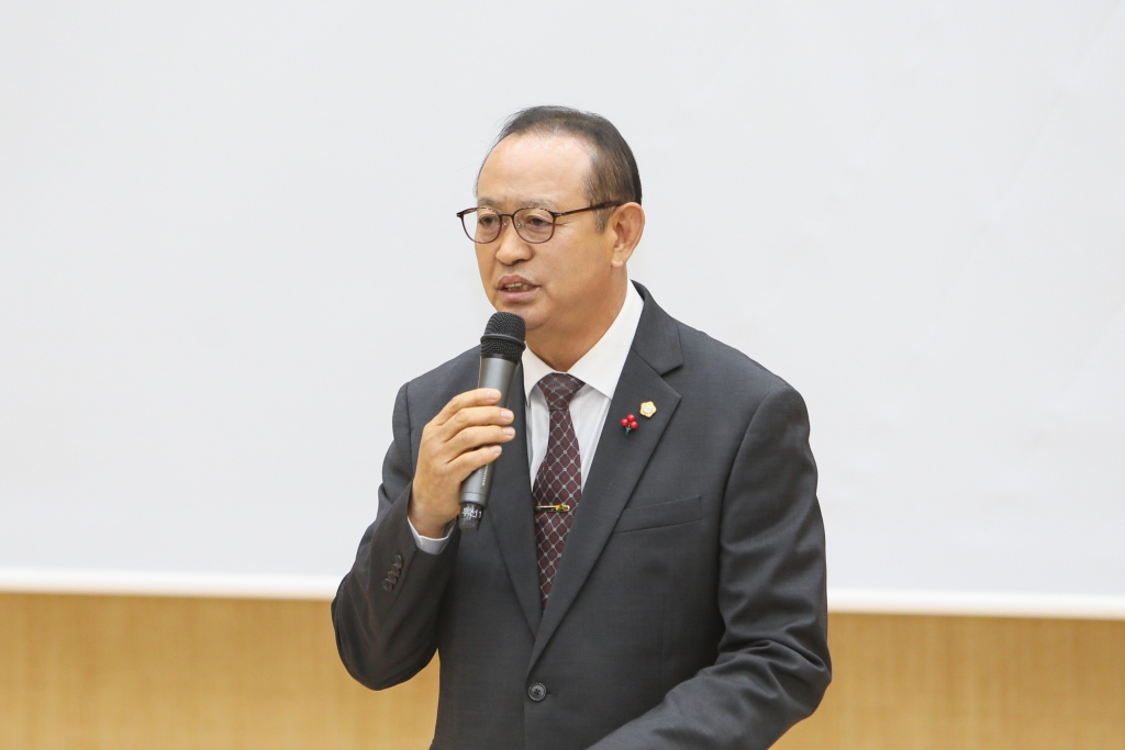 
                                    대한노인회예산군지회 노인대학 종강식