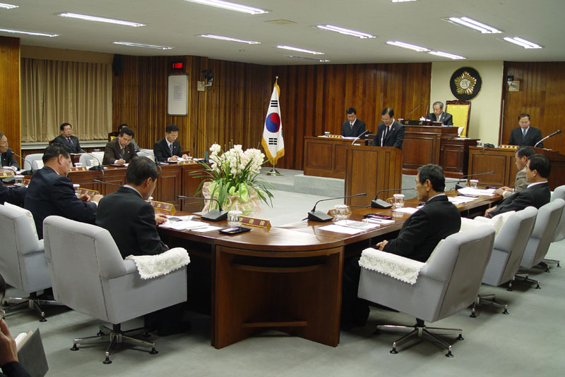 총무위원회 안건심사보고