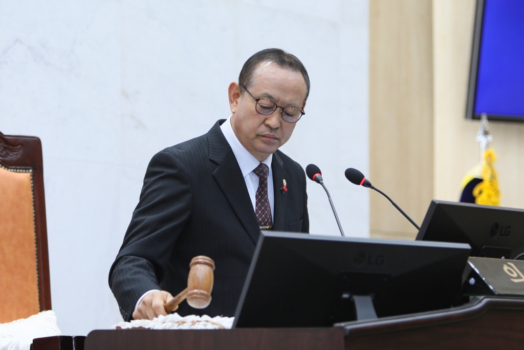 
                                    제321회 정례회 폐회