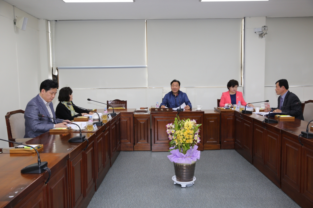 2017년 의원 공무국외여행심사