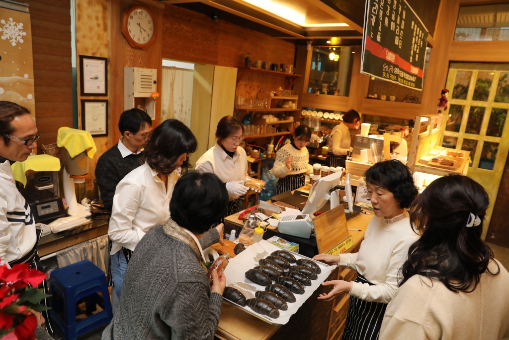 영화촬영기금 마련을 위한 지역아동센터 연합회 일일 찻집