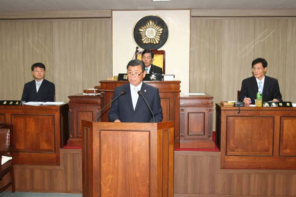 제6대 예산군의회 전반기 의장