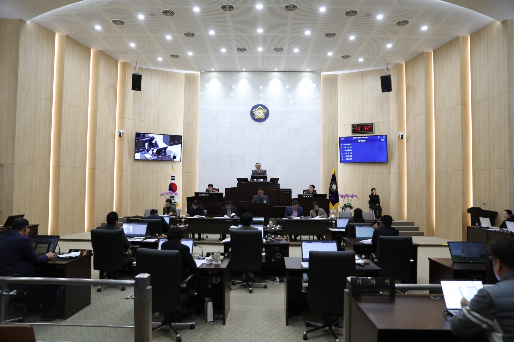 제309회 정례회 중 군정질문 3일차(환경과, 농정유통과, 축산과, 산림녹지과, 건설교통과, 건축과, 수도과)