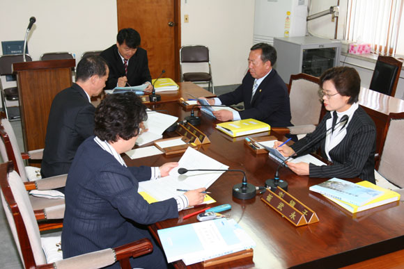 결산승인 및 예비비 지출승인을 앞두고