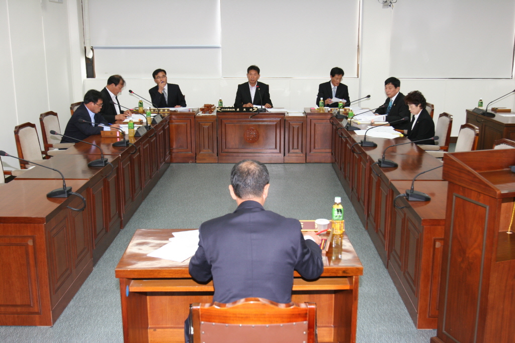 산업건설위원회 회의모습