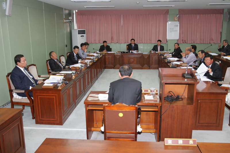 행정사무감사특별위원회 회의모습