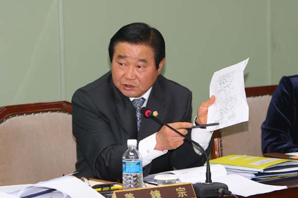 강연종의원의 행감모습