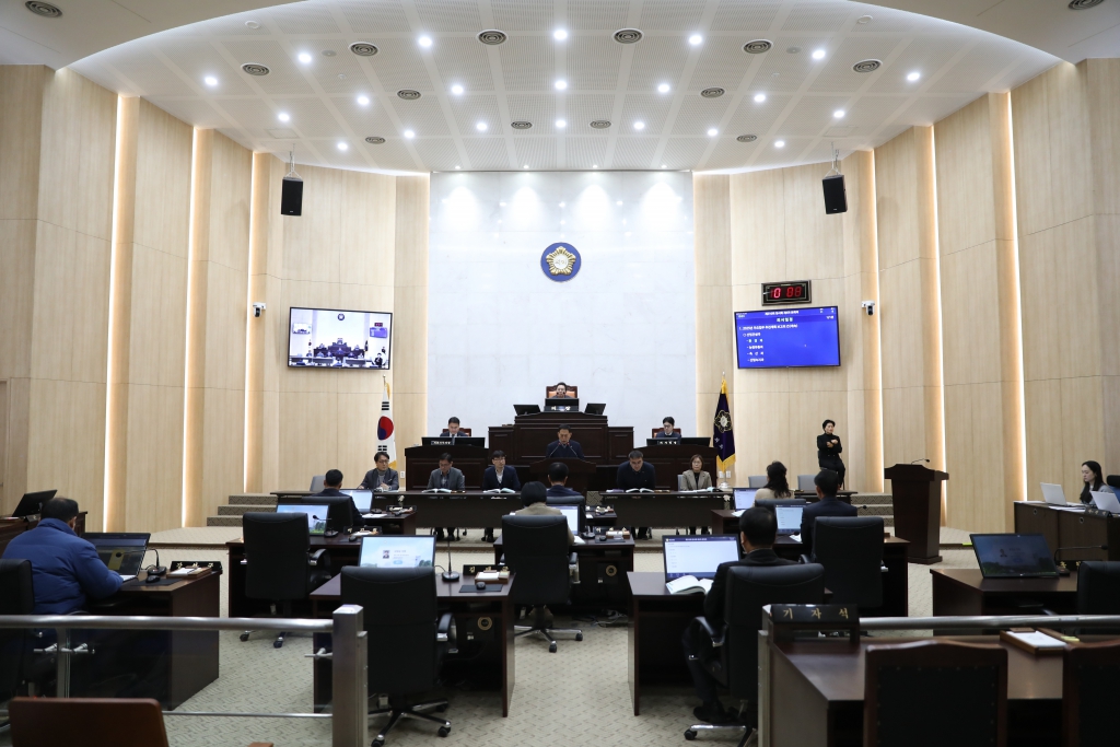 제310회 임시회 4차 본회의 개회(환경과, 농정유통과, 축산과, 산림녹지과, 건설교통과)