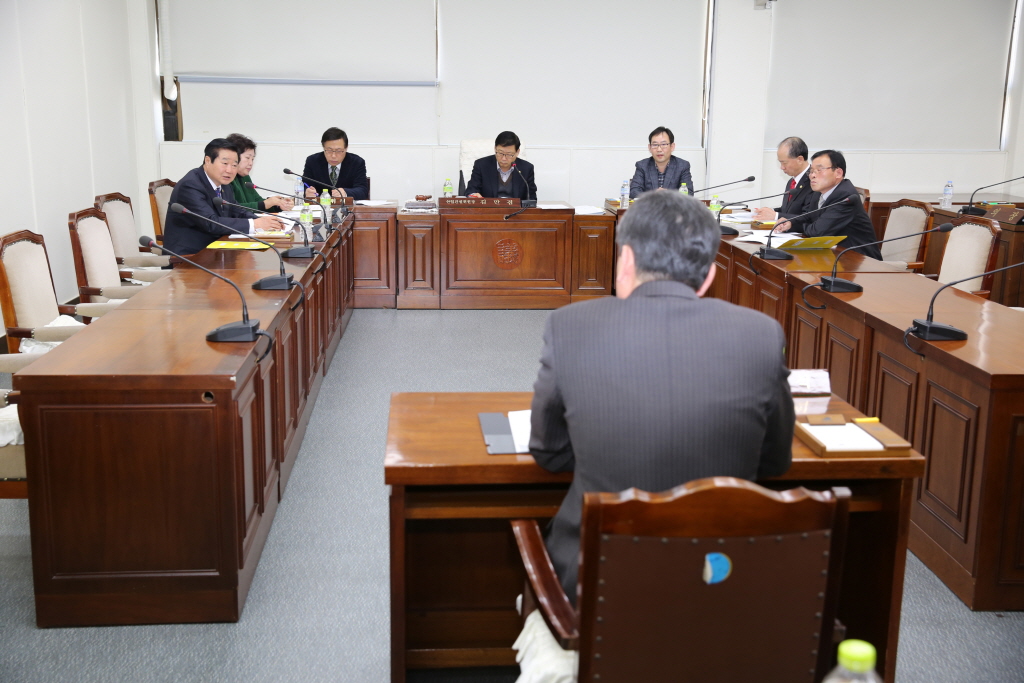 산업건설위원회 회의모습