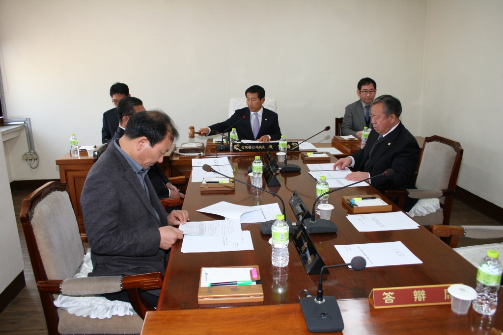 행정복지위원회 회의모습