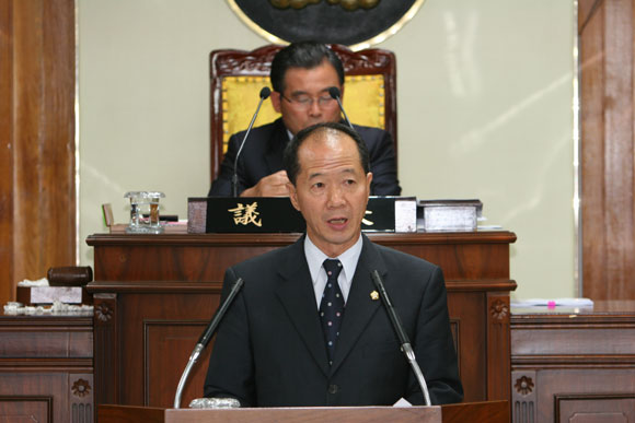 이승구의원 군정질문 모습