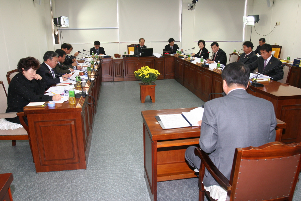 행정사무감사특별위원회 회의모습