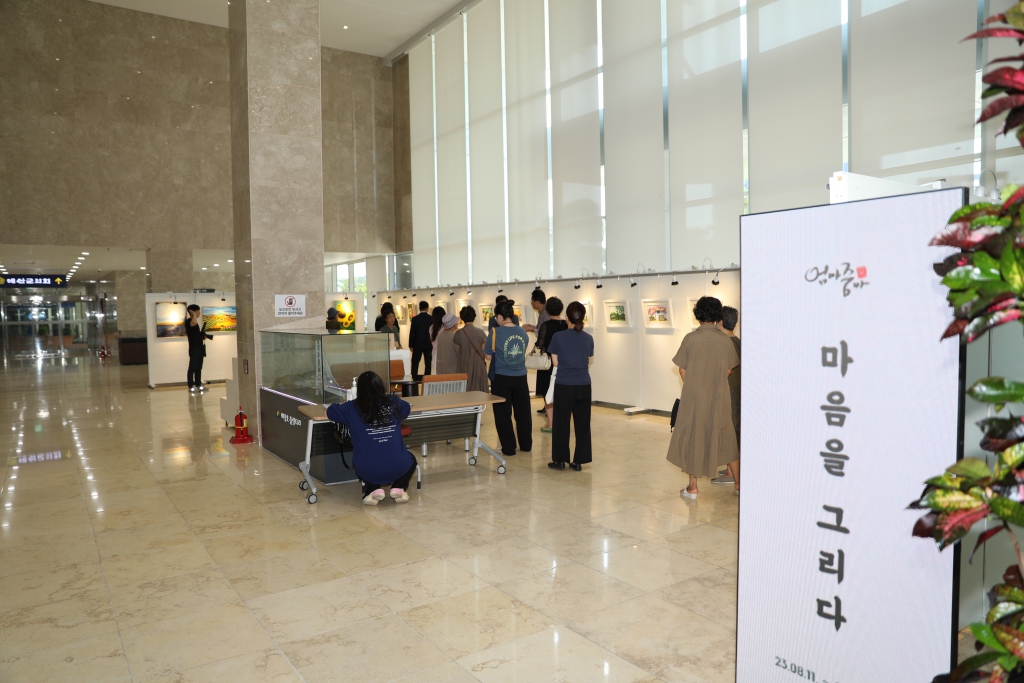 여성농업종합지원센터 엄마줌마 미술전시회