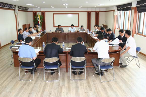 신영균의원 군정질문 모습