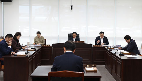 의회운영위원회 위원장 임종용 사진