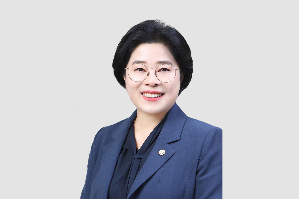 
                충청남도 예산군의회 이정순 의회운영위원장 사진